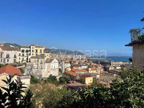 appartamento in vendita a Salerno in zona Centro Città