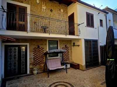 casa indipendente in vendita a Salerno