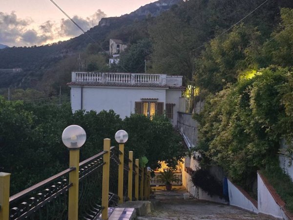 intera palazzina in vendita a Salerno in zona Centro Città