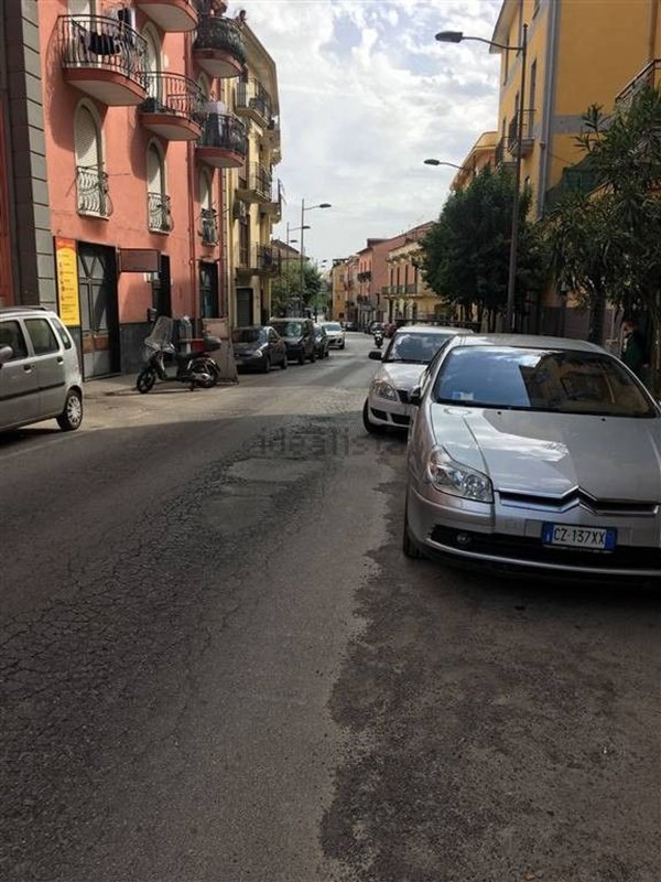 locale commerciale in vendita a Salerno