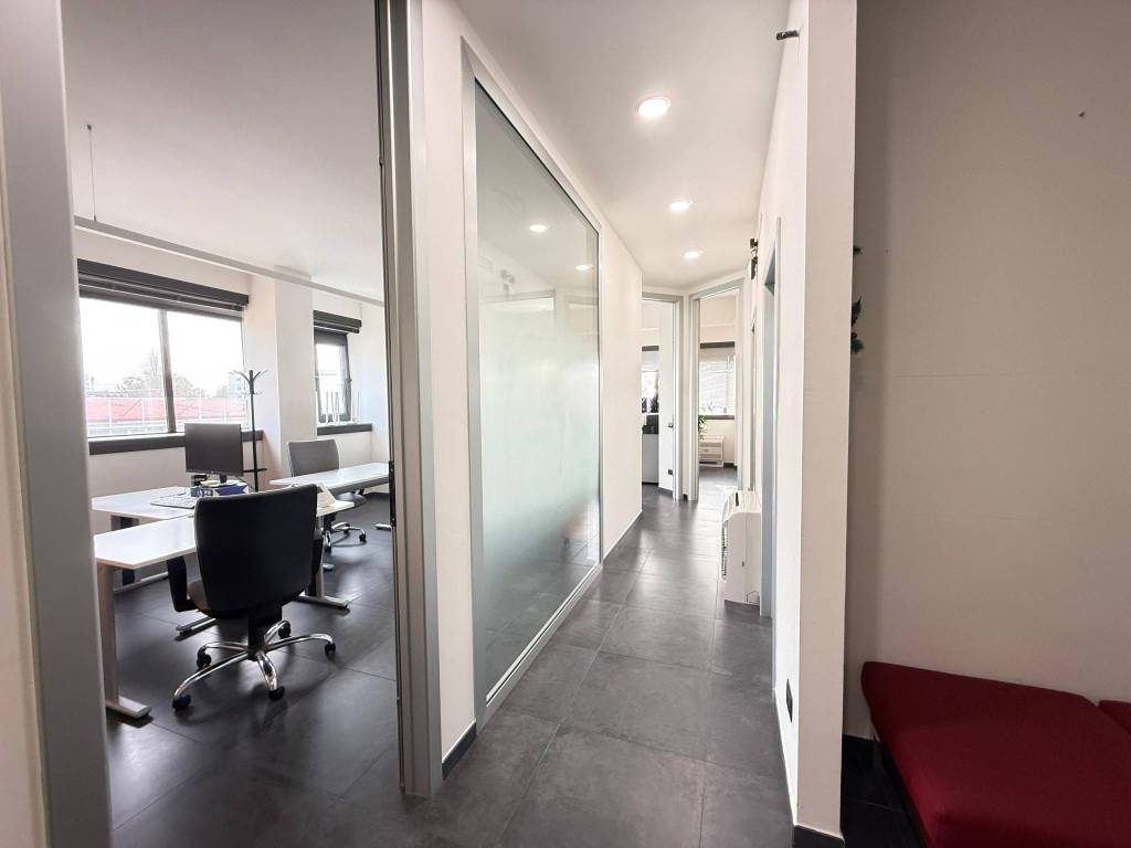 ufficio in vendita a Salerno in zona San Leonardo