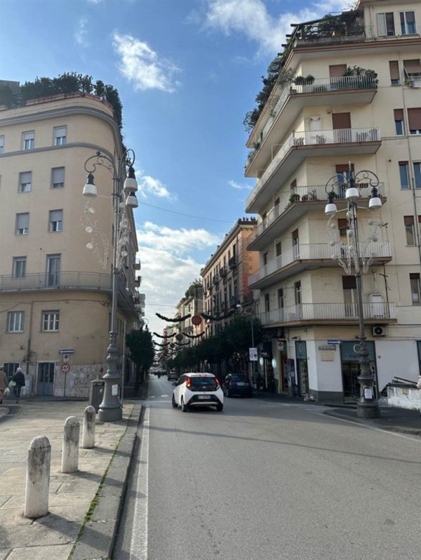 appartamento in vendita a Salerno in zona Centro Città