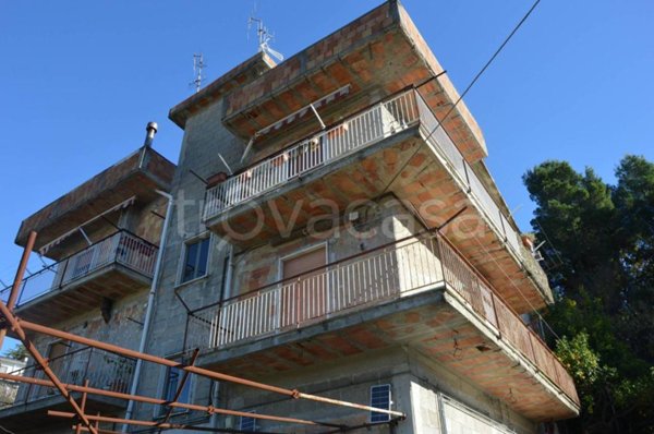 casa indipendente in vendita a Salerno in zona Brignano / Piezzo