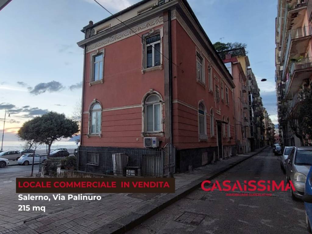 negozio in vendita a Salerno in zona Mercatello
