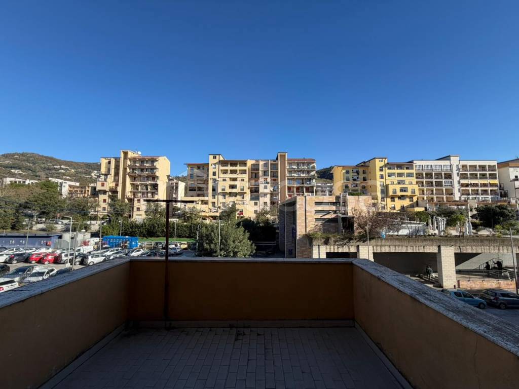 appartamento in vendita a Salerno in zona Pastena