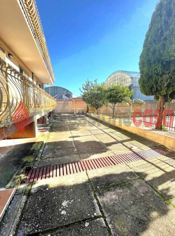 appartamento in vendita a Salerno in zona Pastena