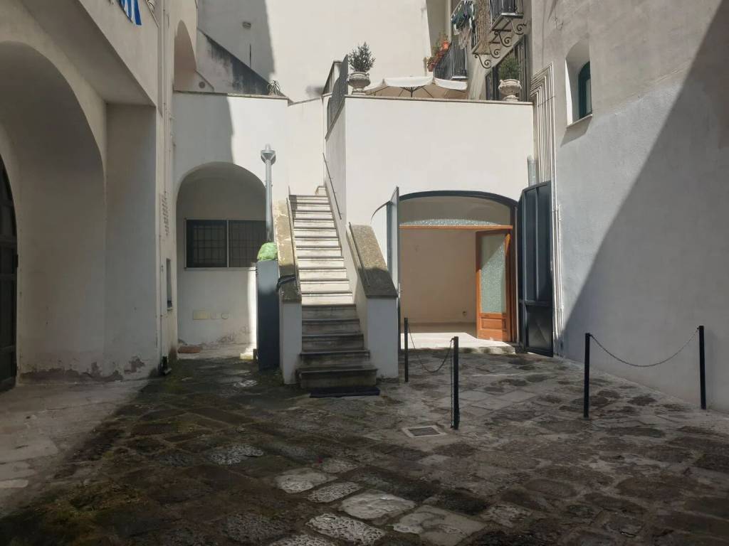 appartamento in vendita a Salerno in zona Centro Città