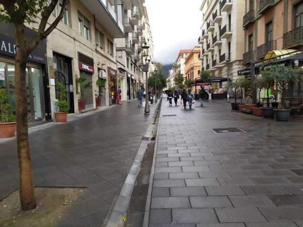 appartamento in vendita a Salerno in zona Centro Città