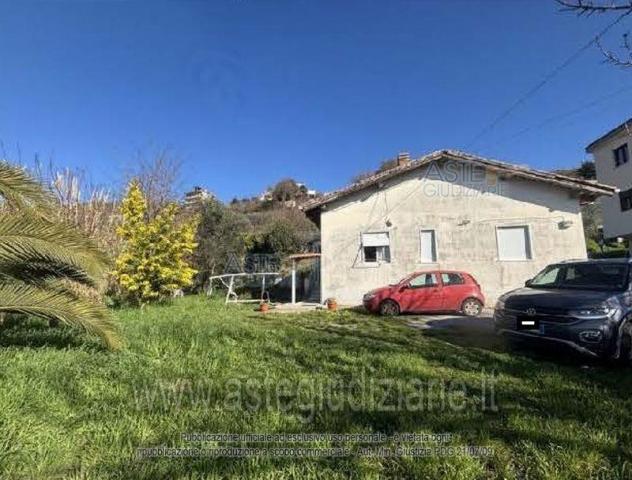 casa indipendente in vendita a Salerno in zona Piegolelle-San Bartolomeo