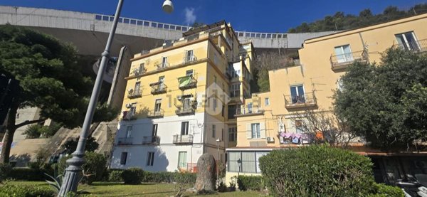 appartamento in vendita a Salerno in zona Porto