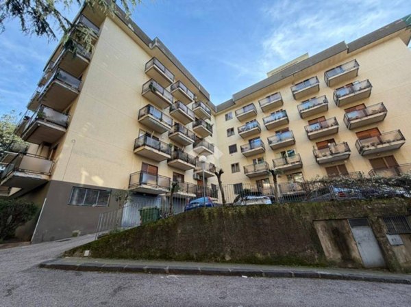 appartamento in vendita a Salerno in zona Calcedonia