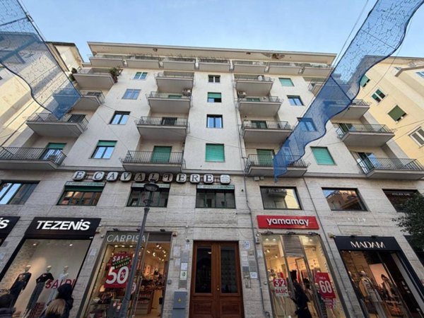 appartamento in vendita a Salerno in zona Centro Città