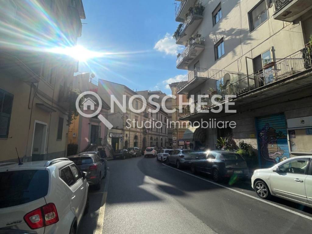 negozio in vendita a Salerno in zona Centro Città