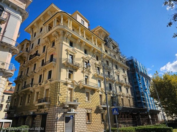 appartamento in vendita a Salerno in zona Centro Città