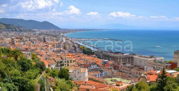 appartamento in vendita a Salerno in zona Centro Città