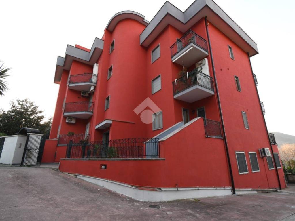 appartamento in vendita a Salerno in zona Ogliara