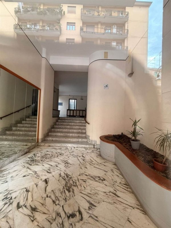 appartamento in vendita a Salerno in zona Centro Città