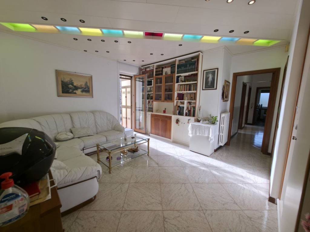 appartamento in vendita a Salerno in zona Pastena