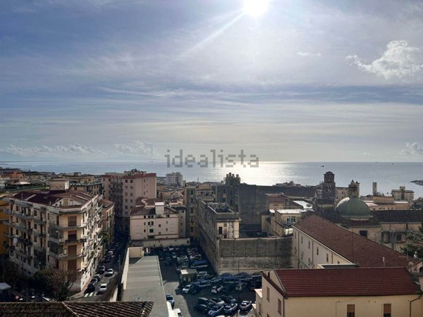 appartamento in vendita a Salerno in zona Centro Città