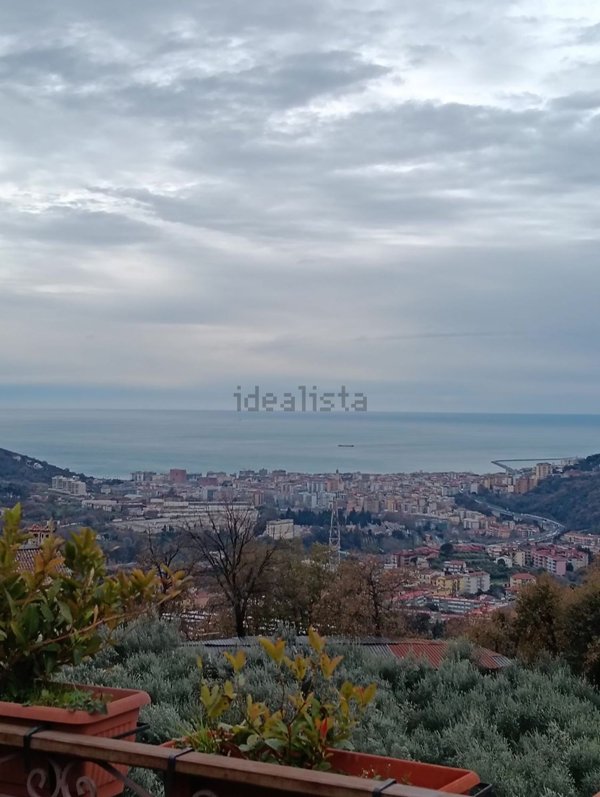 casa indipendente in vendita a Salerno in zona Ogliara