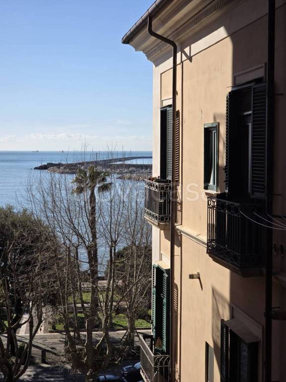 appartamento in vendita a Salerno in zona Centro Città