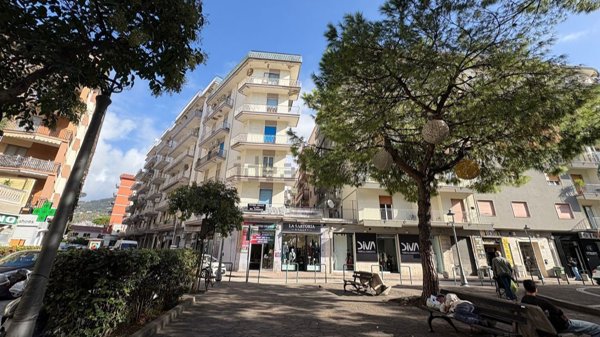 appartamento in vendita a Salerno in zona Pastena