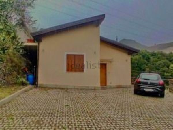 casa indipendente in vendita a Salerno