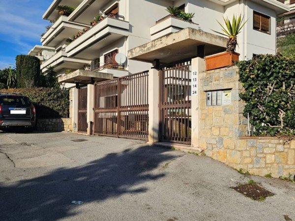 appartamento in vendita a Salerno in zona Ogliara