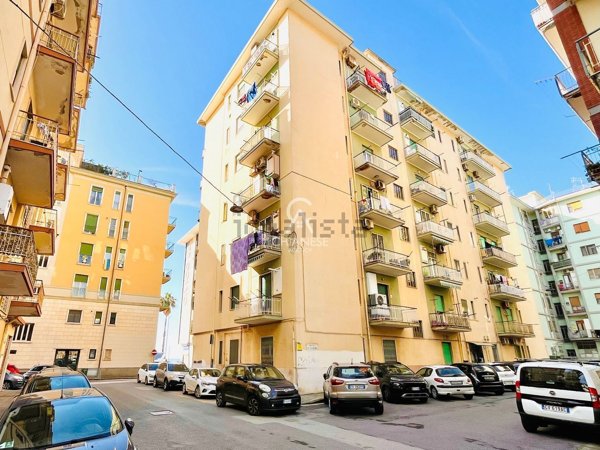 appartamento in vendita a Salerno in zona Pastena
