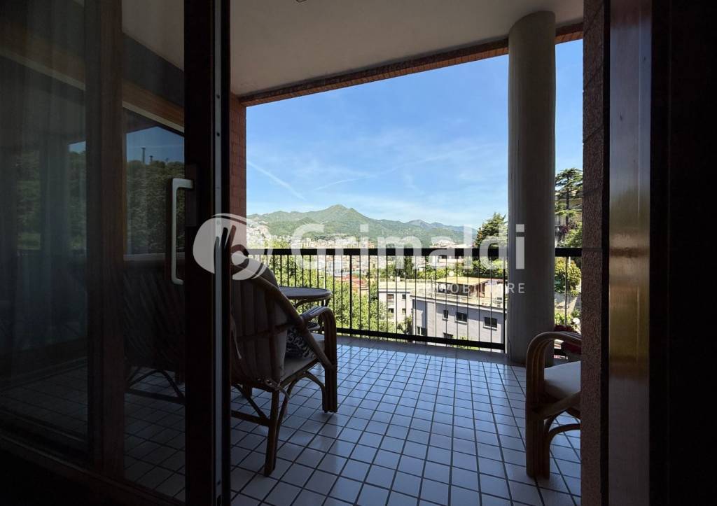 appartamento in vendita a Salerno in zona Brignano / Piezzo