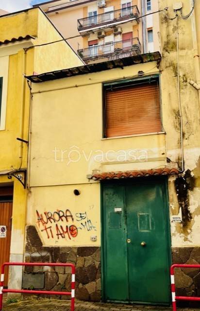 appartamento in vendita a Salerno in zona Pastena