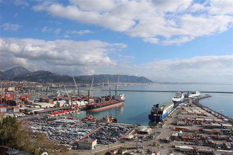 appartamento in vendita a Salerno in zona Centro Città