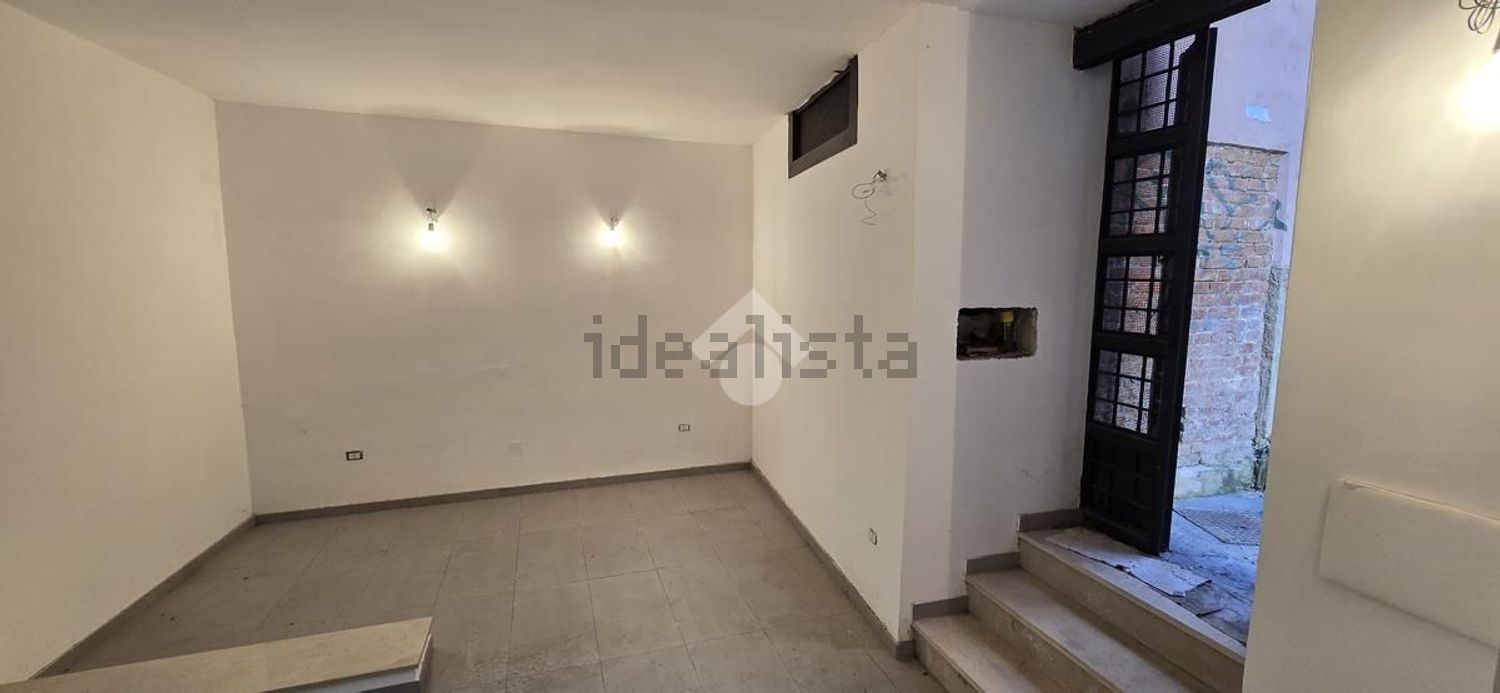 negozio in vendita a Salerno in zona Centro Città