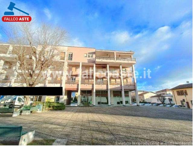 negozio in vendita a Salerno in zona Centro Città