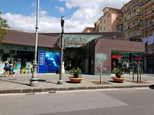 ufficio in vendita a Salerno in zona Torrione