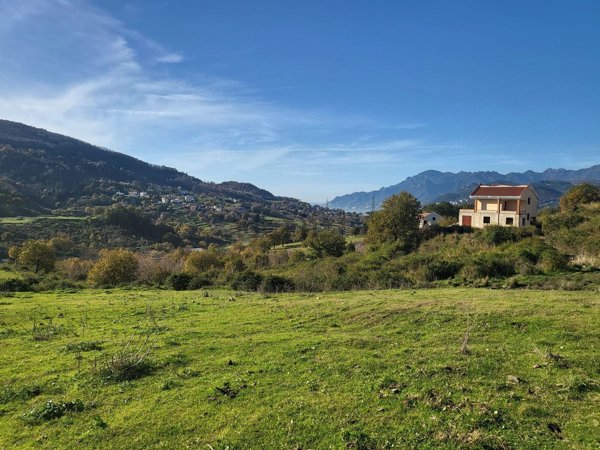 terreno edificabile in vendita a Salerno in zona Ogliara