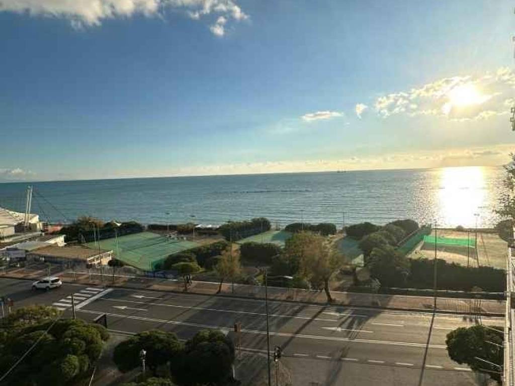 appartamento in vendita a Salerno in zona Centro Città