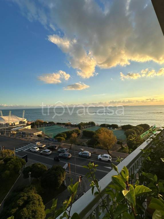 appartamento in vendita a Salerno in zona Centro Città