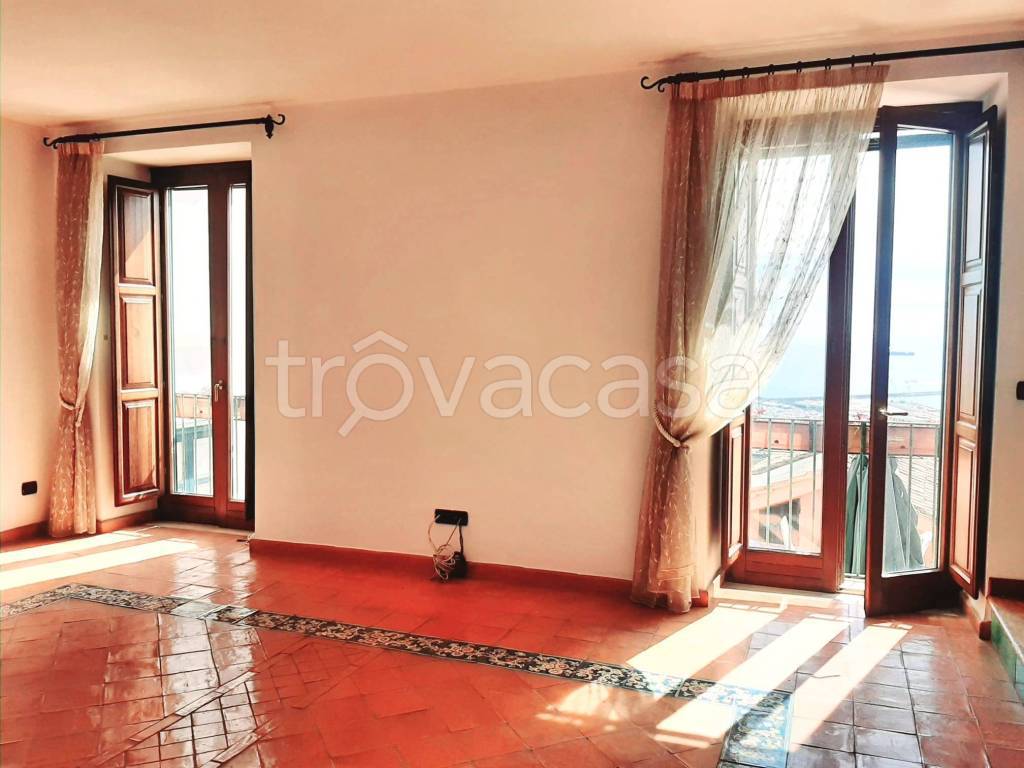 casa indipendente in vendita a Salerno in zona Centro Città
