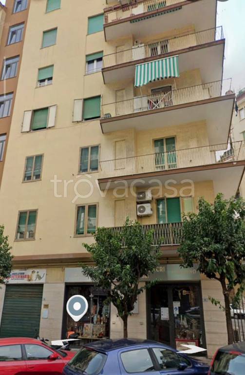 negozio in vendita a Salerno in zona Irno