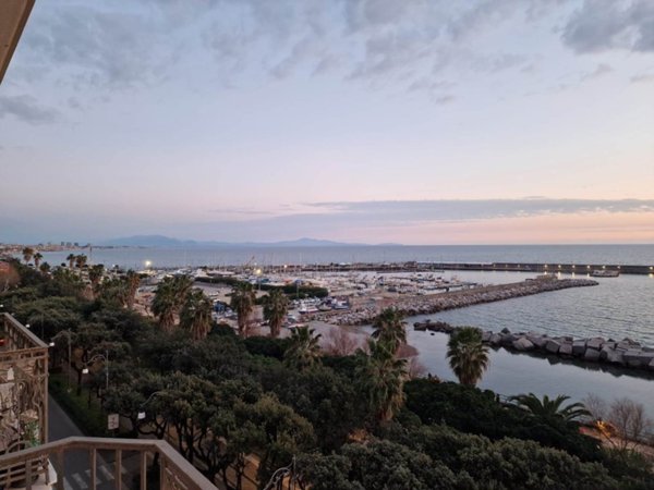 appartamento in vendita a Salerno in zona Centro Città