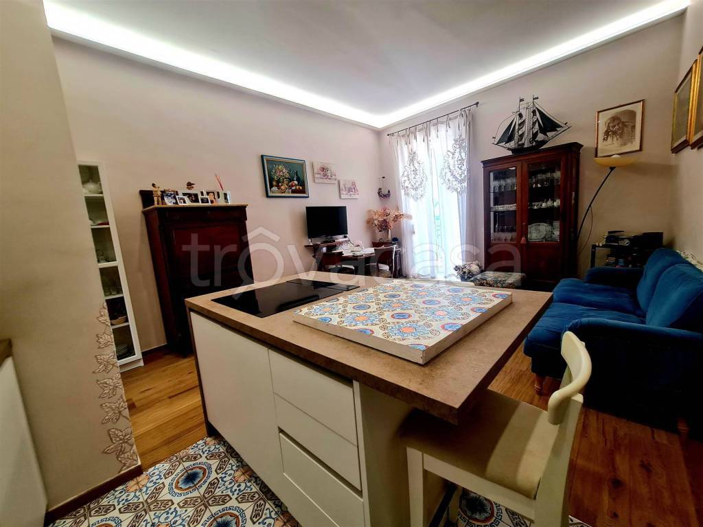 appartamento in vendita a Salerno in zona Centro Città