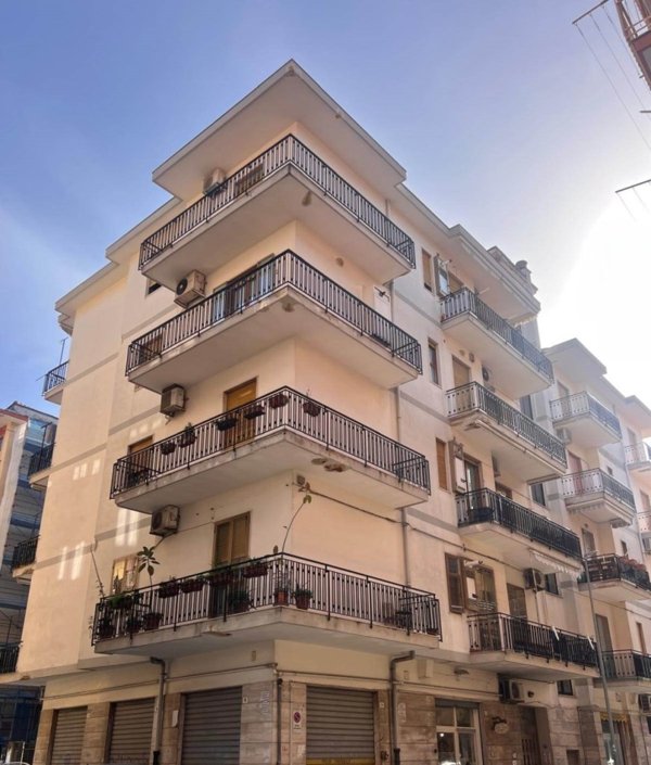 appartamento in vendita a Salerno in zona Pastena