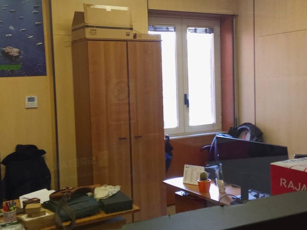 negozio in vendita a Salerno in zona Irno