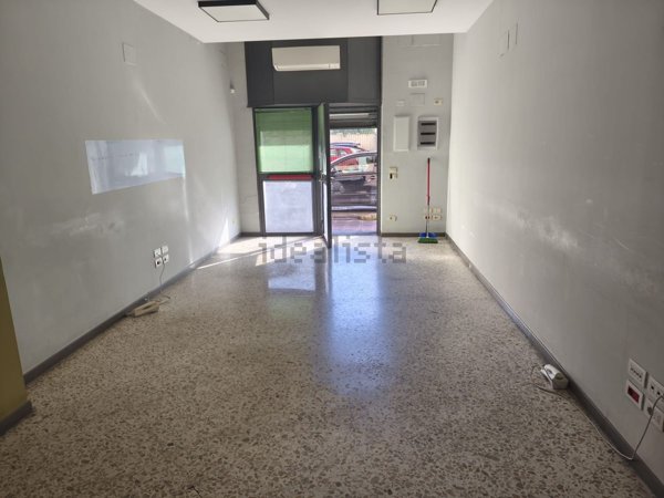 locale commerciale in vendita a Salerno in zona Irno