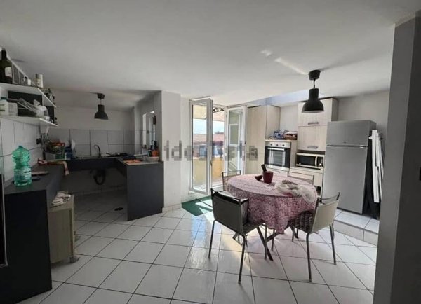 appartamento in vendita a Salerno in zona Pastena