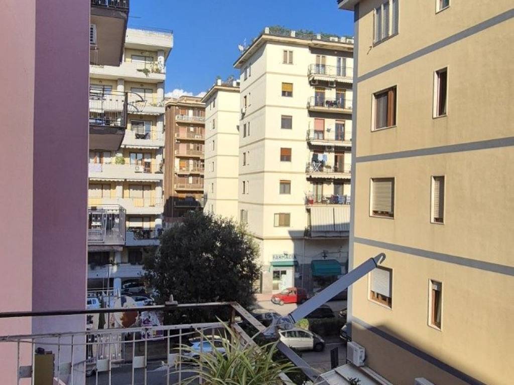 appartamento in vendita a Salerno in zona Pastena