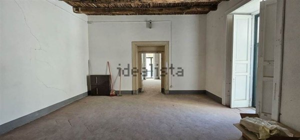 casa indipendente in vendita a Salerno in zona Centro Città