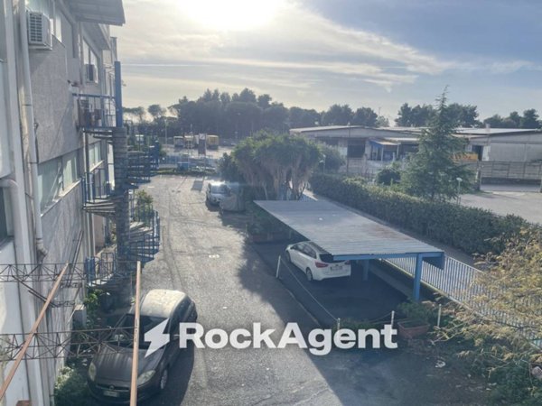 ufficio in vendita a Salerno in zona Zona Industriale