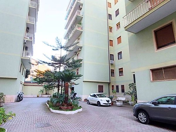 appartamento in vendita a Salerno in zona Pastena
